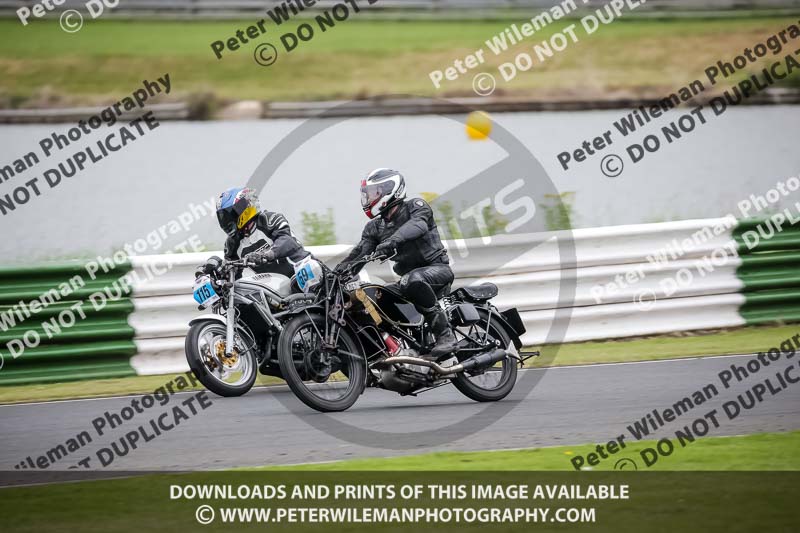 Vintage motorcycle club;eventdigitalimages;mallory park;mallory park trackday photographs;no limits trackdays;peter wileman photography;trackday digital images;trackday photos;vmcc festival 1000 bikes photographs